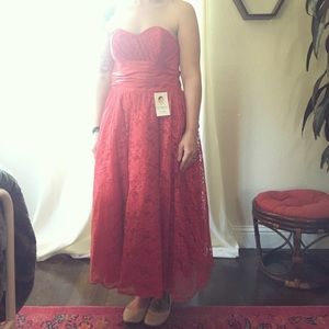 Vintage 1950s red lace dress